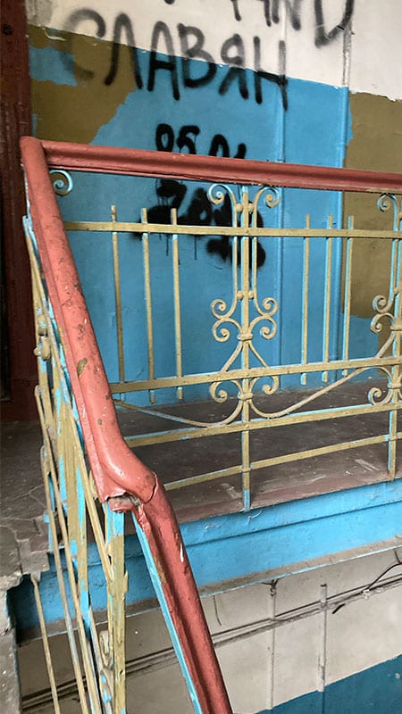 2before_stairs2
